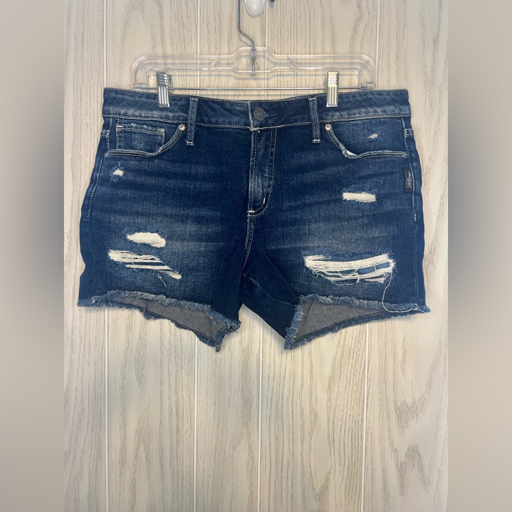 NWT Silver Jeans Co “Suki” cutoff short mid rise curvy size 31